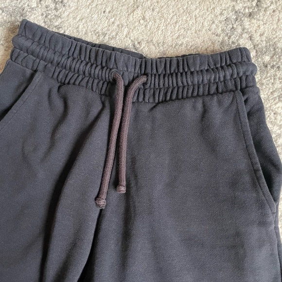 H&M Raw Edge Shorts in black - Picture 4 of 6